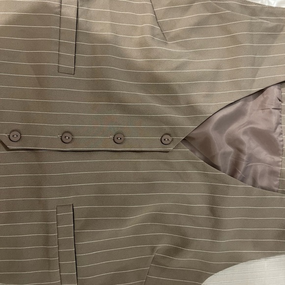 Grey and white striped vest top. Very nice size M - Picture 3 of 6